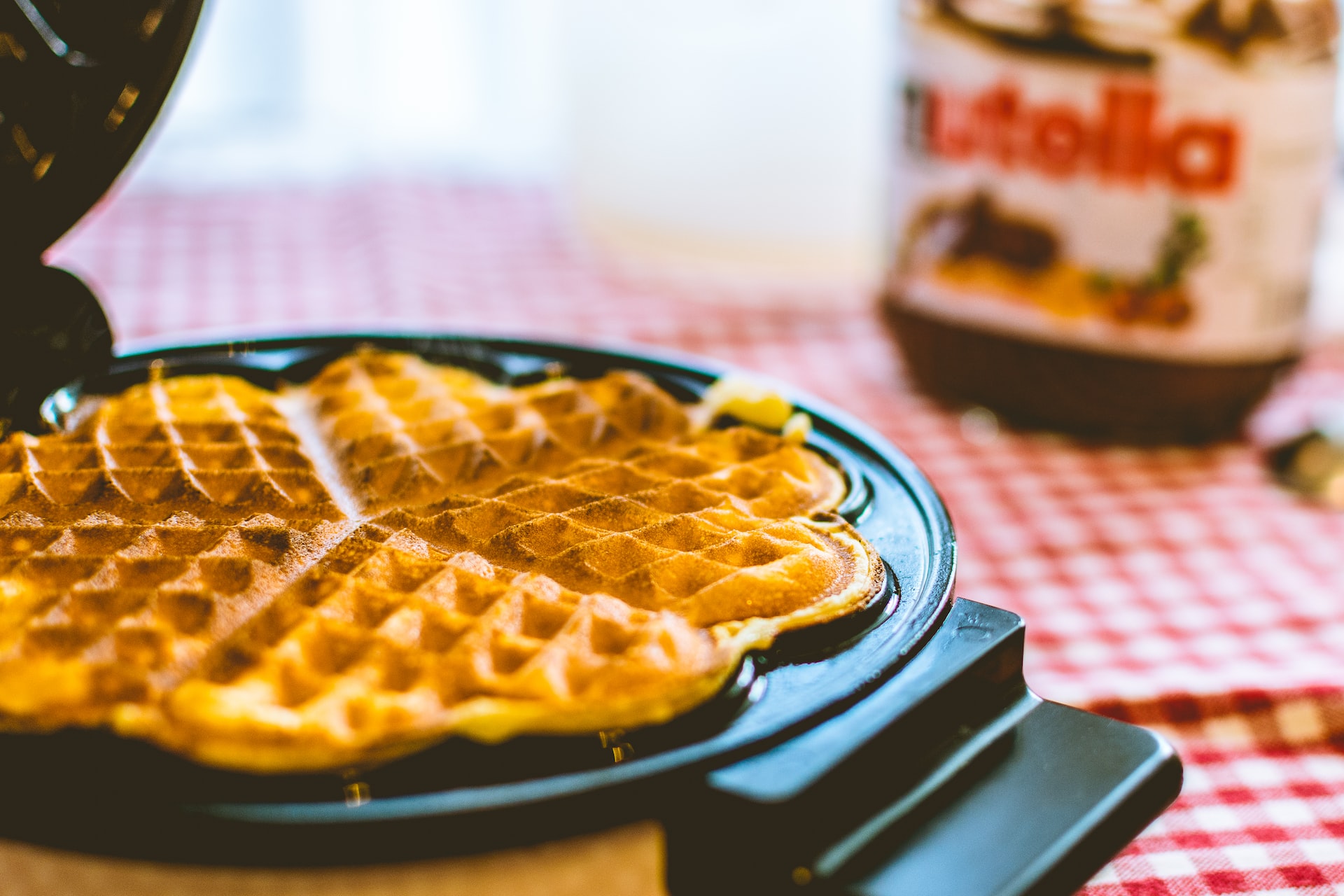 How Do You Clean a Aluminum Waffle Iron